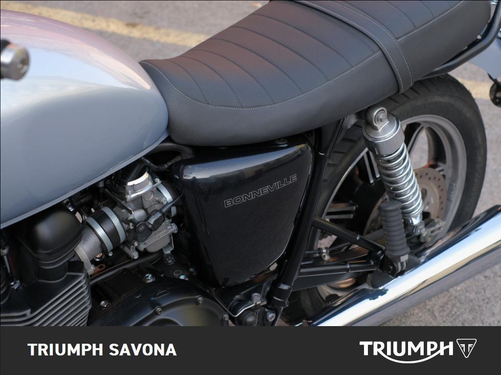 TRIUMPH Bonneville 865 