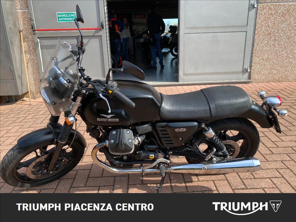 MOTO GUZZI V7 750 Stone