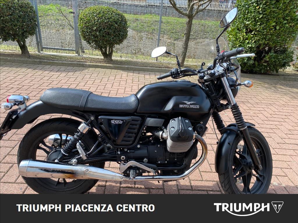 MOTO GUZZI V7 750 Stone