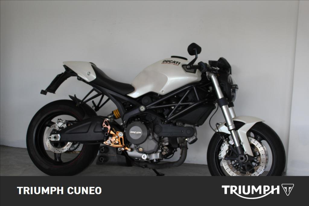 DUCATI Monster 696 