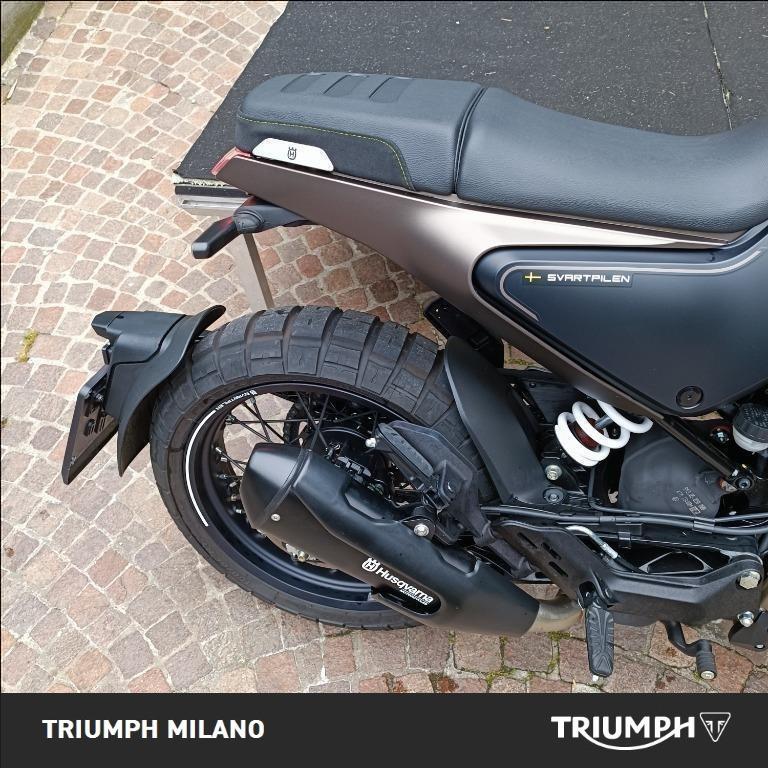 HUSQVARNA Svartpilen 401 4T