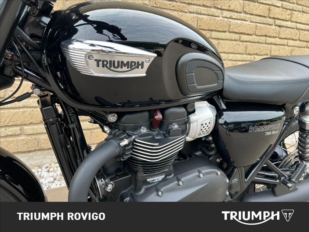 TRIUMPH Bonneville 900 T100 Black