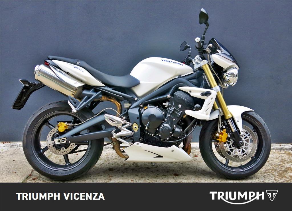 TRIUMPH Street Triple 675 