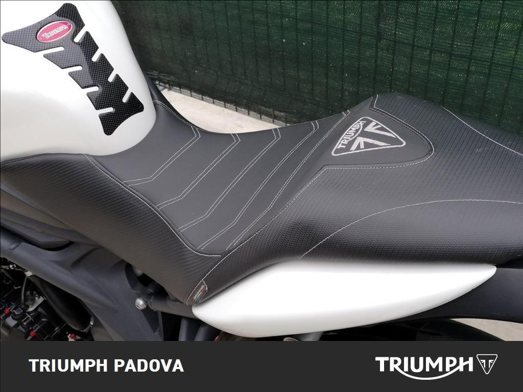 TRIUMPH Speed Triple 1050 