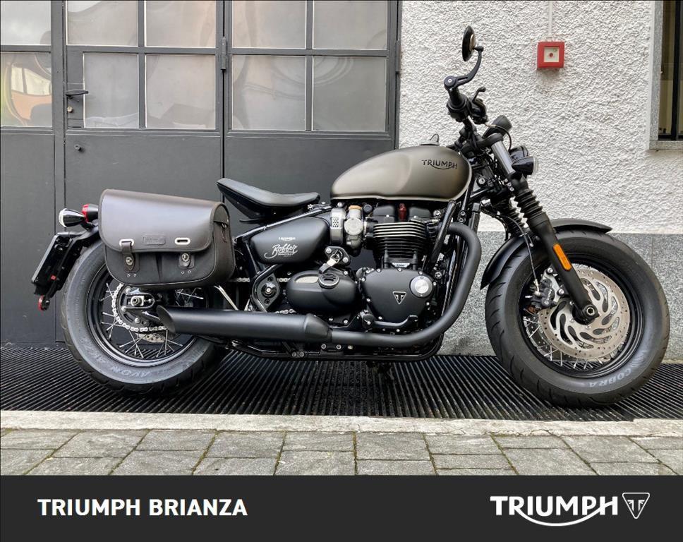 TRIUMPH Bonneville 1200 Bobber Black