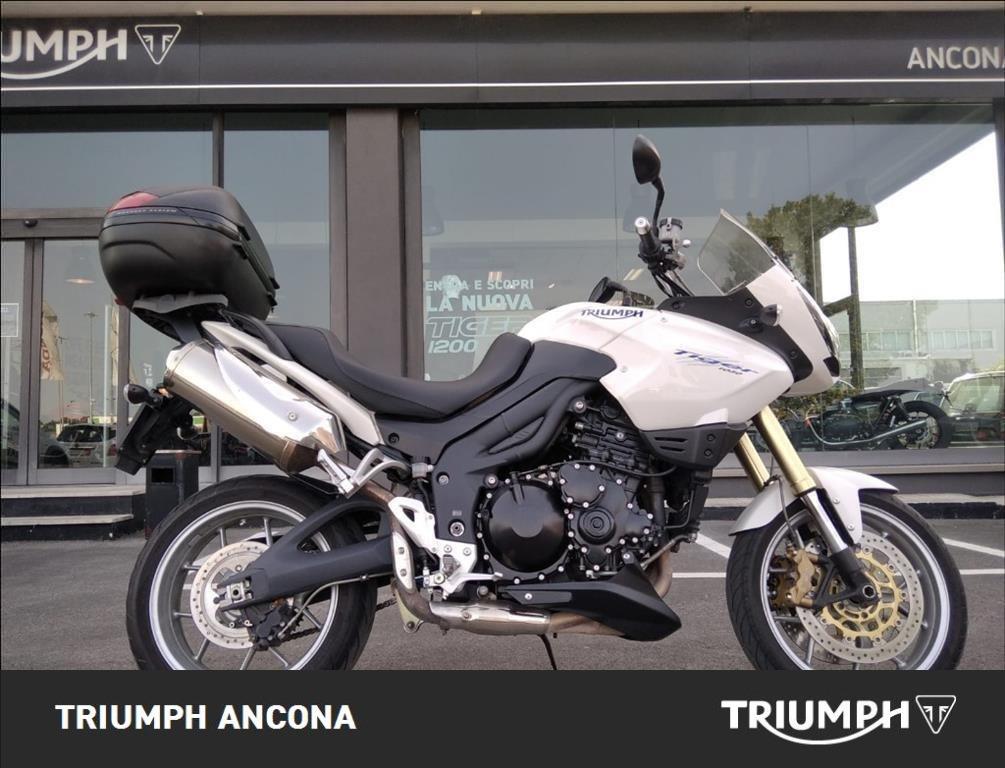 TRIUMPH Tiger 1050 