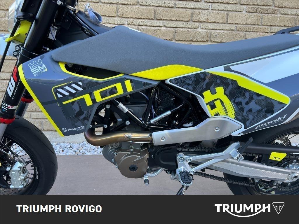 HUSQVARNA Supermoto 701 4T 