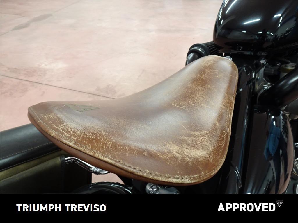 TRIUMPH Bonneville 1200 Bobber Black