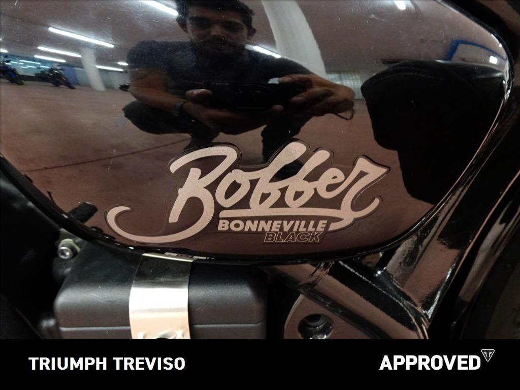 TRIUMPH Bonneville 1200 Bobber Black