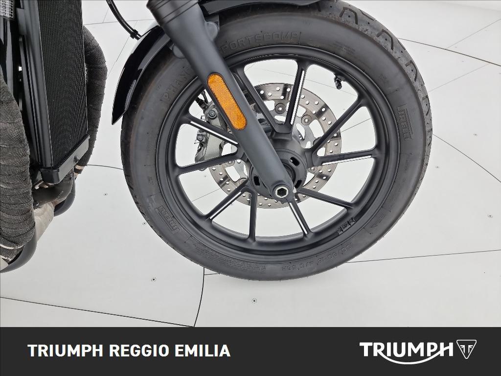 TRIUMPH Street Twin 900 