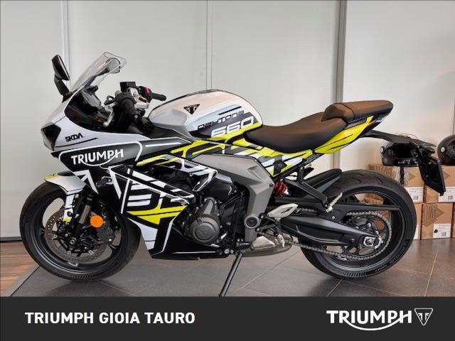 TRIUMPH Daytona 660 Abs