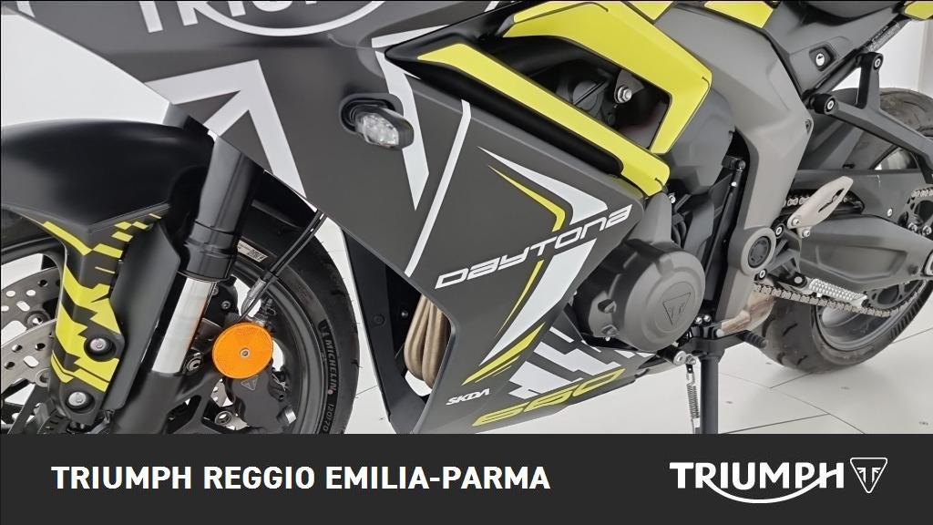 TRIUMPH Daytona 660 Abs