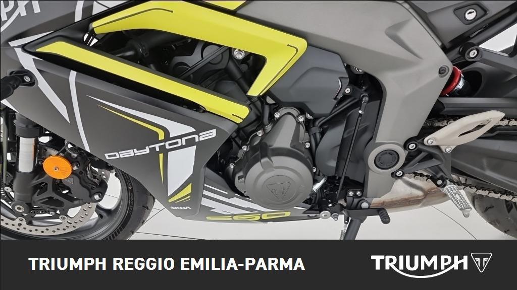 TRIUMPH Daytona 660 Abs
