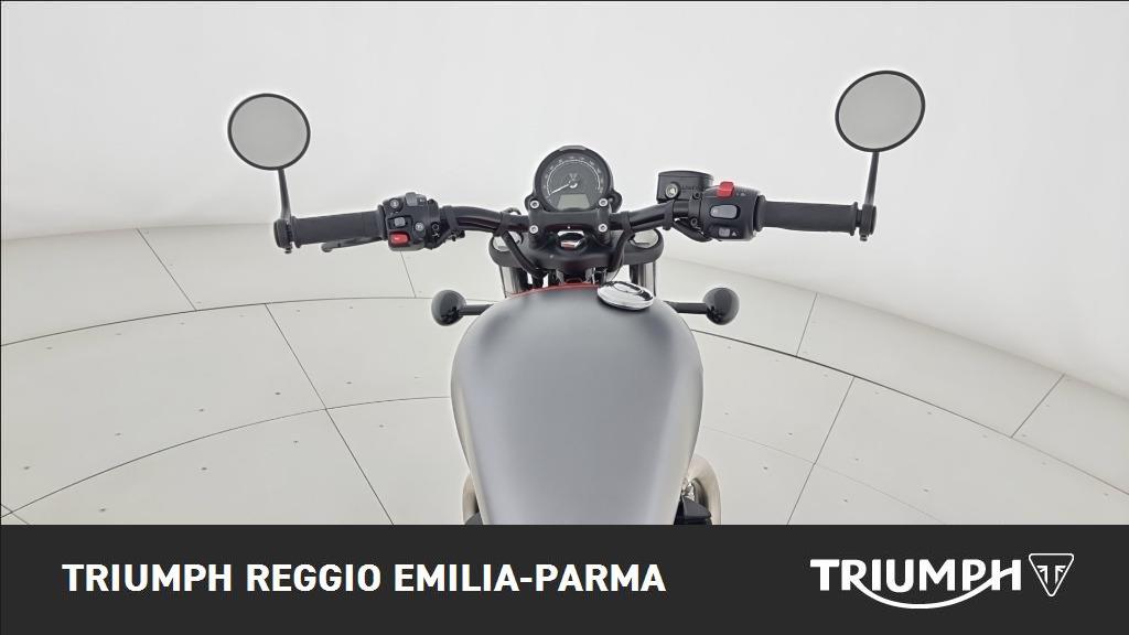 TRIUMPH Bonneville 1200 Bobber E5