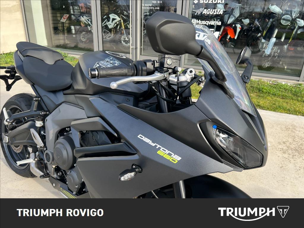 TRIUMPH Daytona 660 Abs