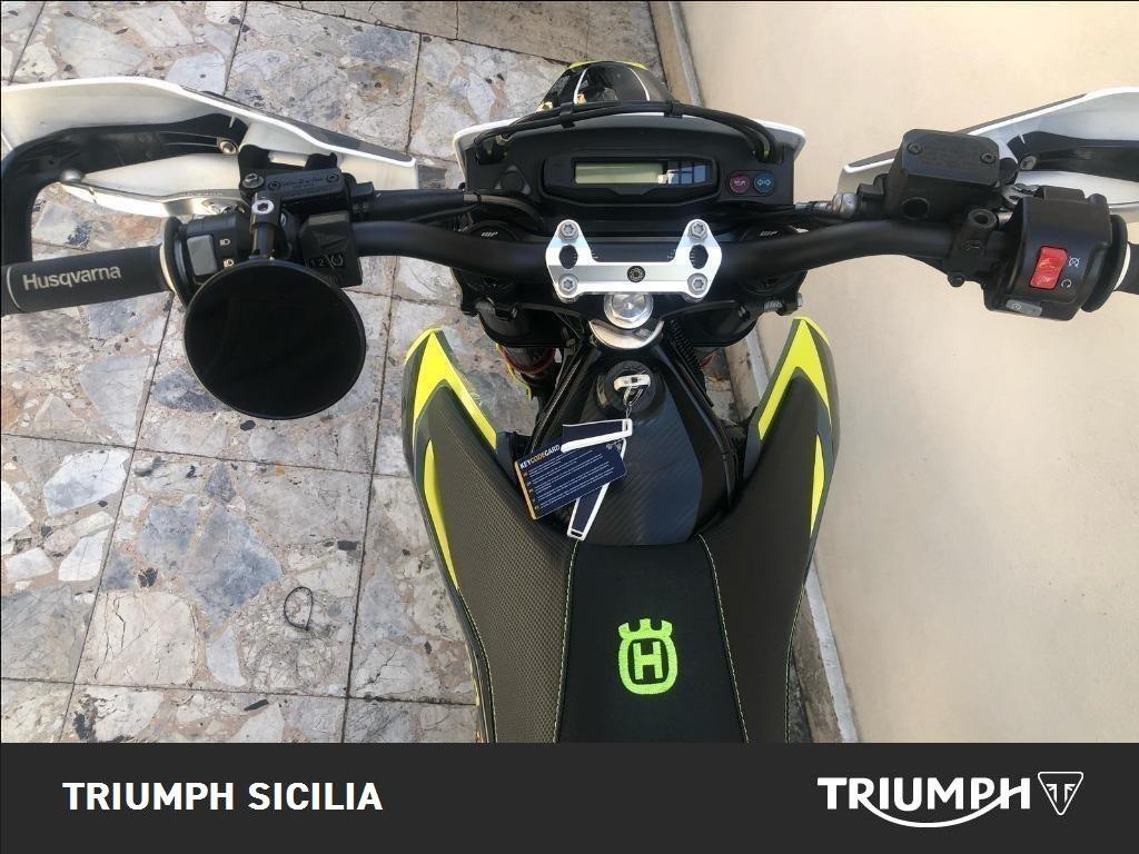 HUSQVARNA Supermoto 701 4T 