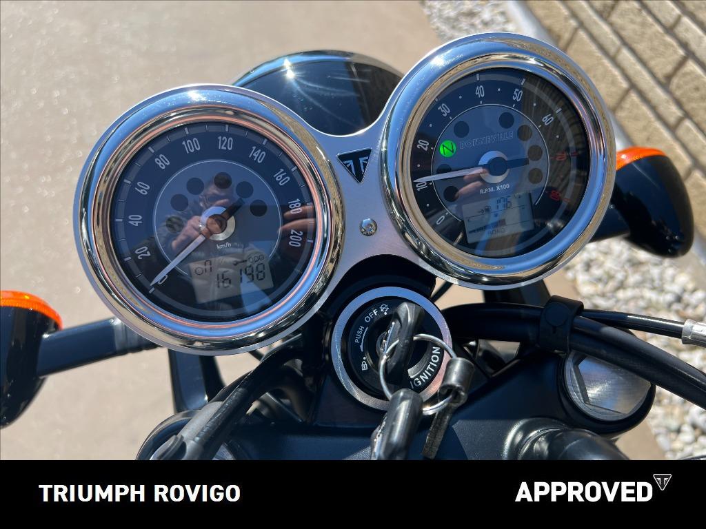 TRIUMPH Bonneville 900 T100 E5
