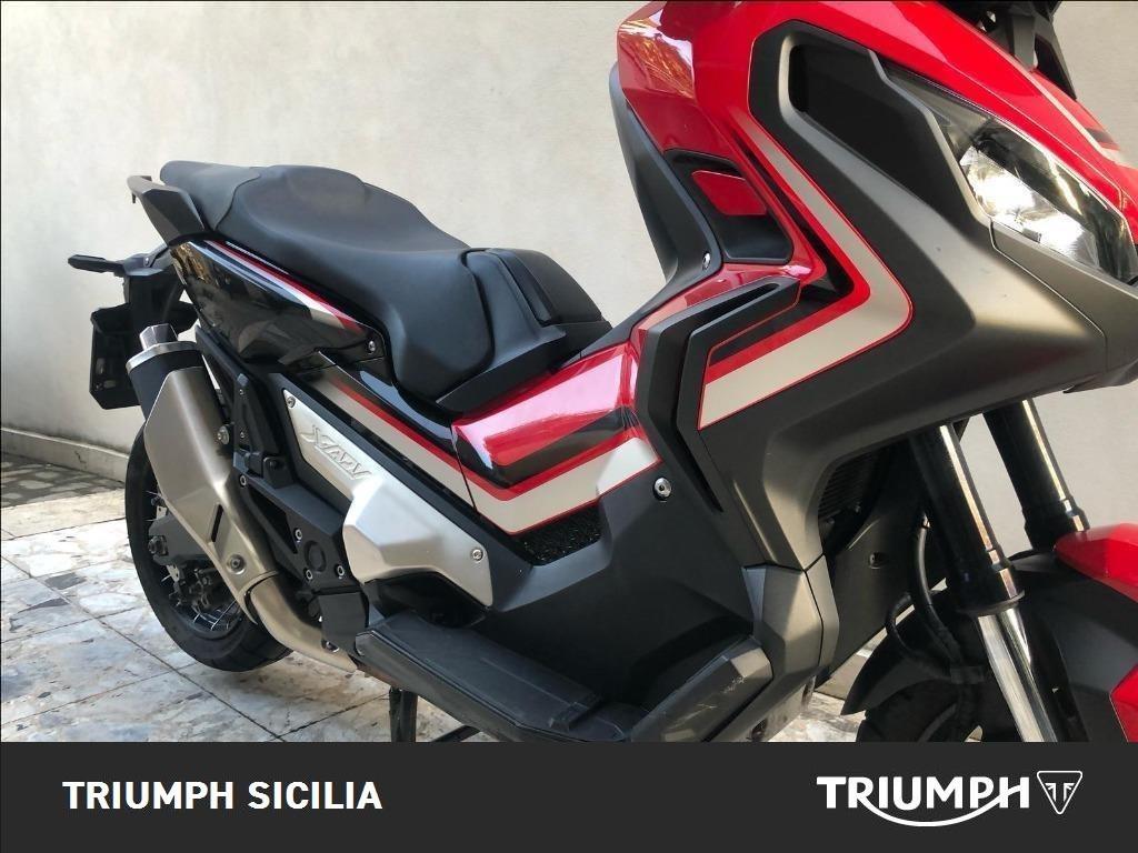 HONDA X-ADV 750 DCT Abs
