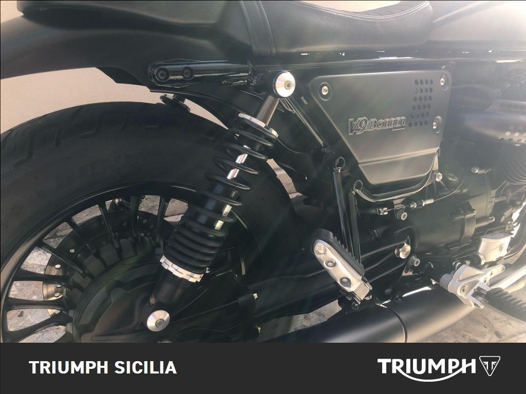 MOTO GUZZI V9 850 Bobber