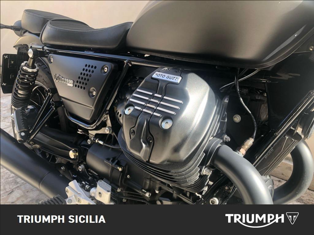 MOTO GUZZI V9 850 Bobber