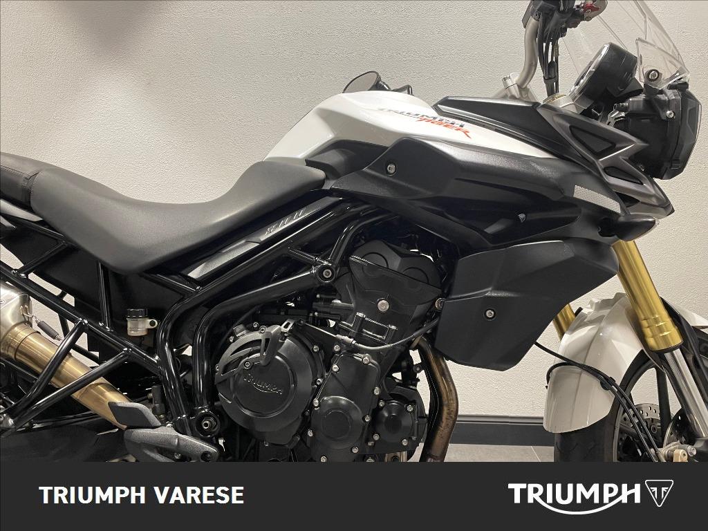TRIUMPH Tiger 800 