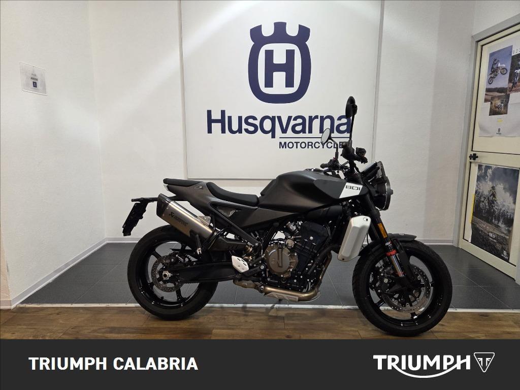 HUSQVARNA Svartpilen 801 