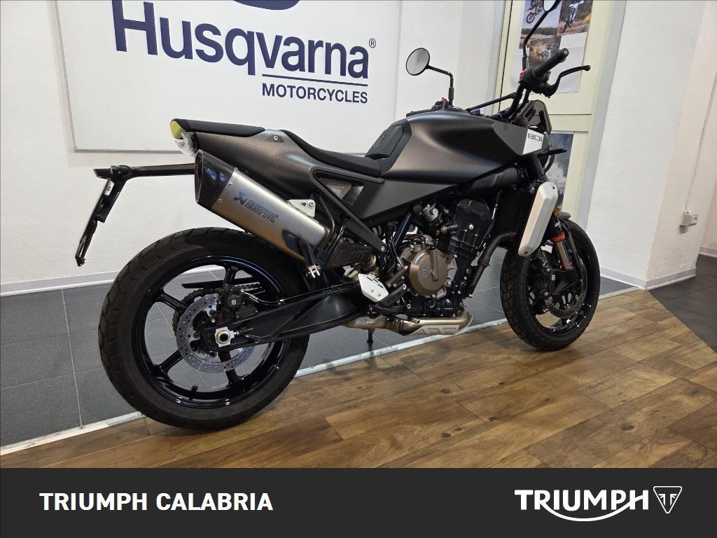 HUSQVARNA Svartpilen 801 