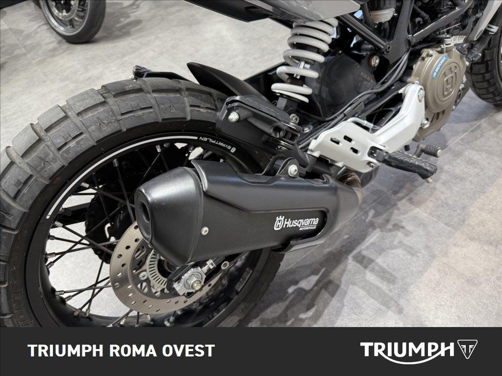 HUSQVARNA Svartpilen 125 4T