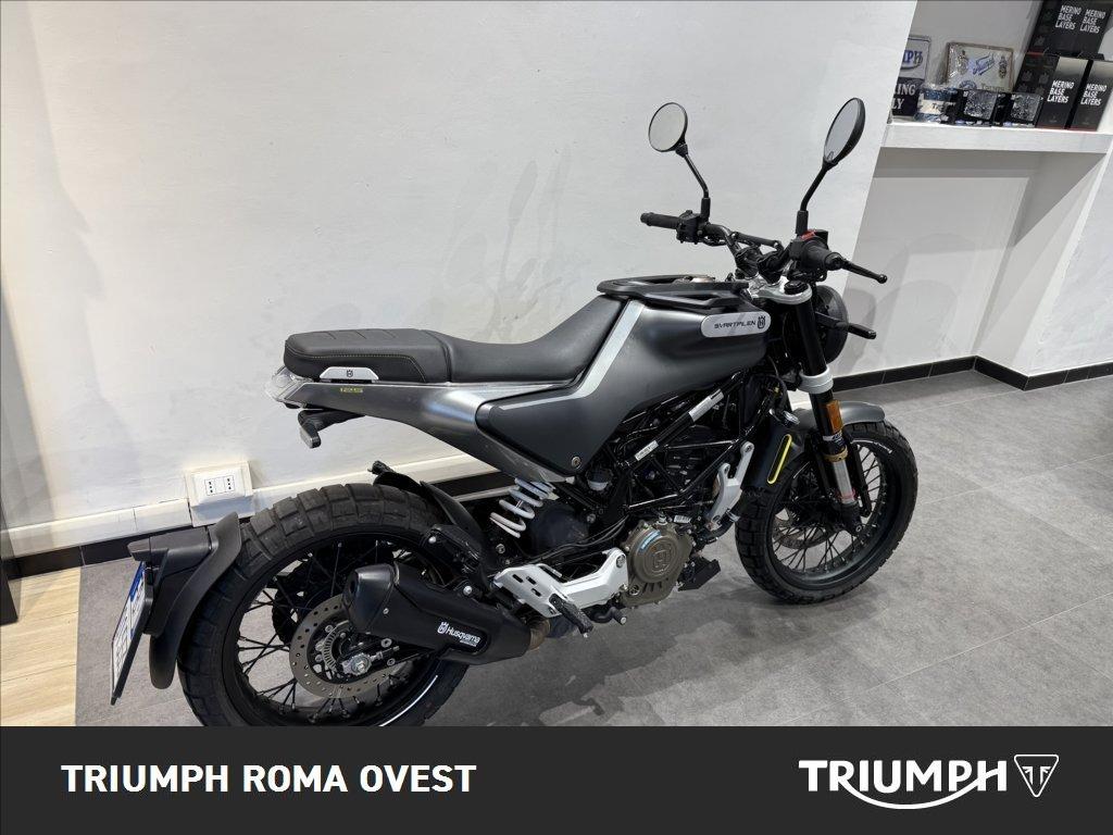 HUSQVARNA Svartpilen 125 4T