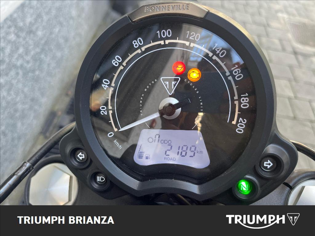 TRIUMPH Bonneville 1200 Bobber E5+