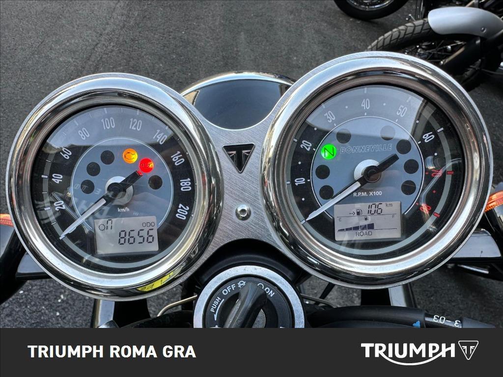TRIUMPH Bonneville 900 T100 Stealth Edition