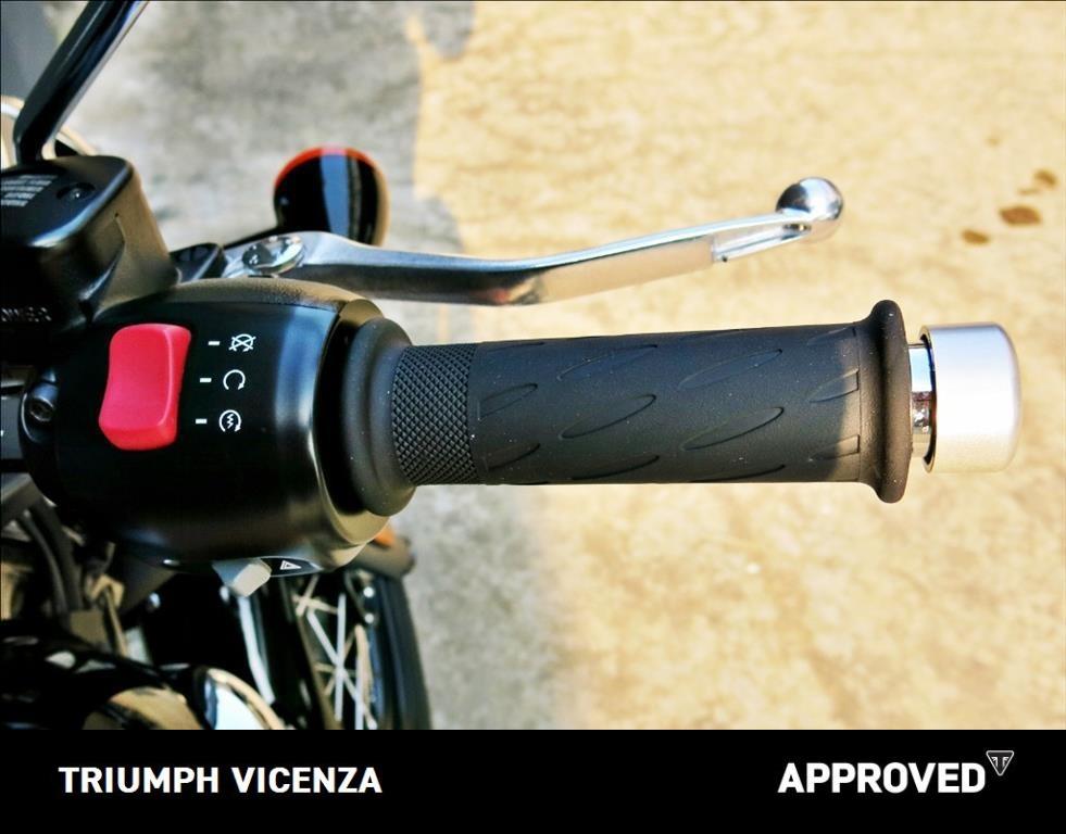 TRIUMPH Bonneville 900 T100 Black