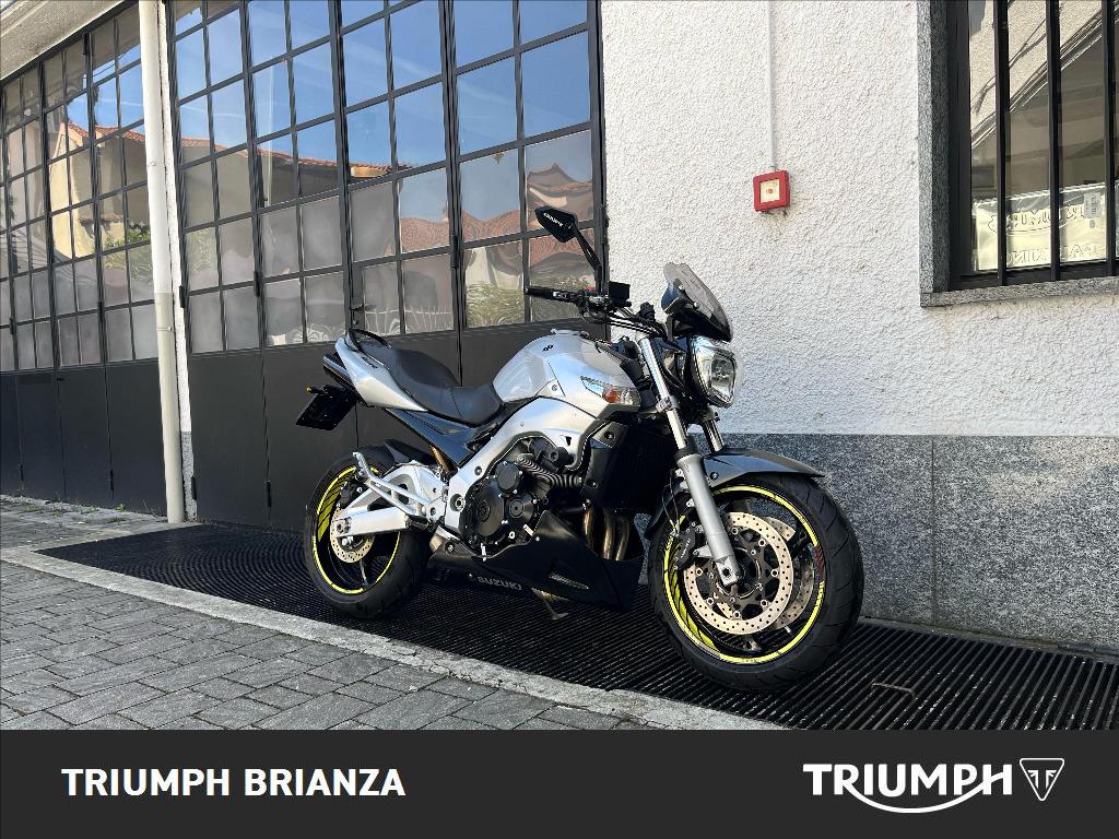 SUZUKI GSR 600 