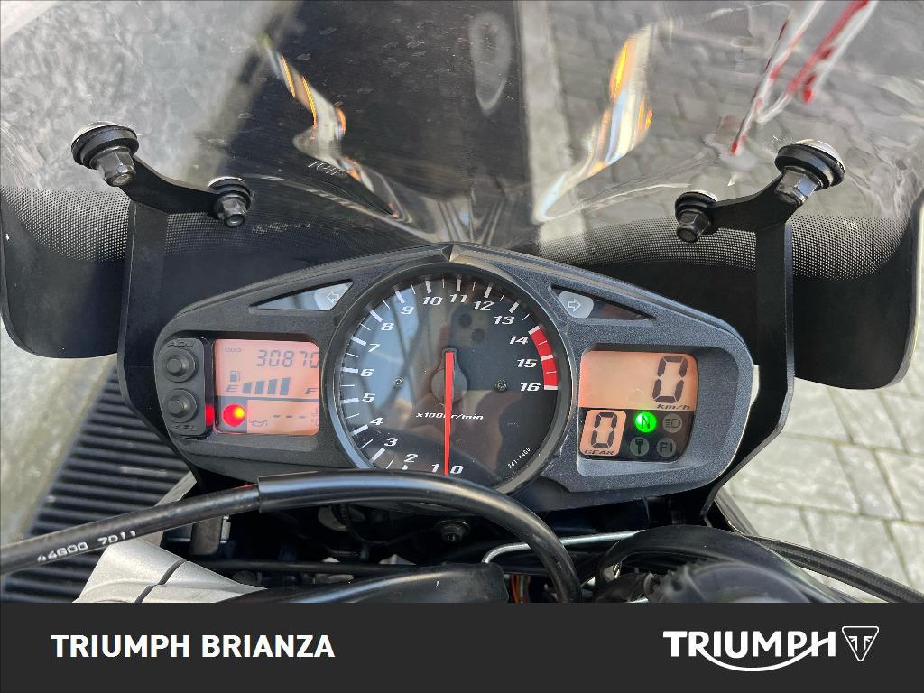 SUZUKI GSR 600 