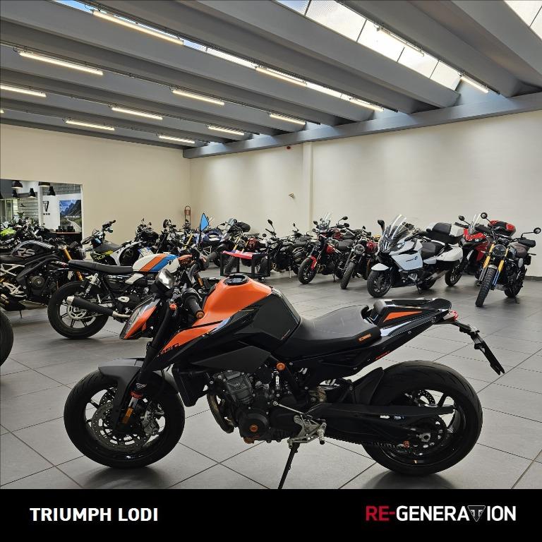 KTM 890 Duke 