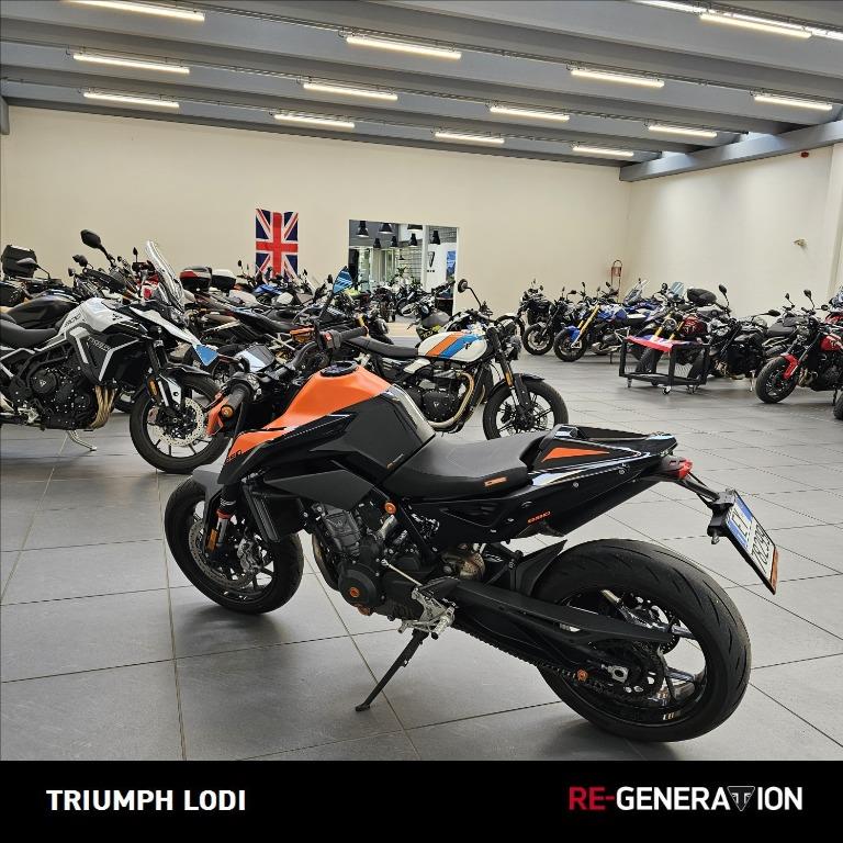 KTM 890 Duke 
