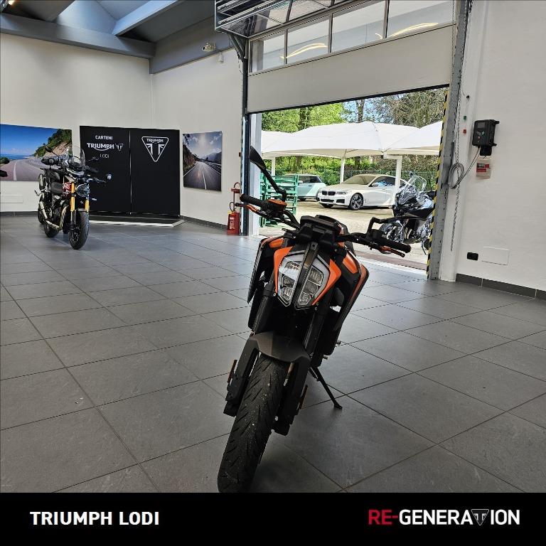 KTM 890 Duke 