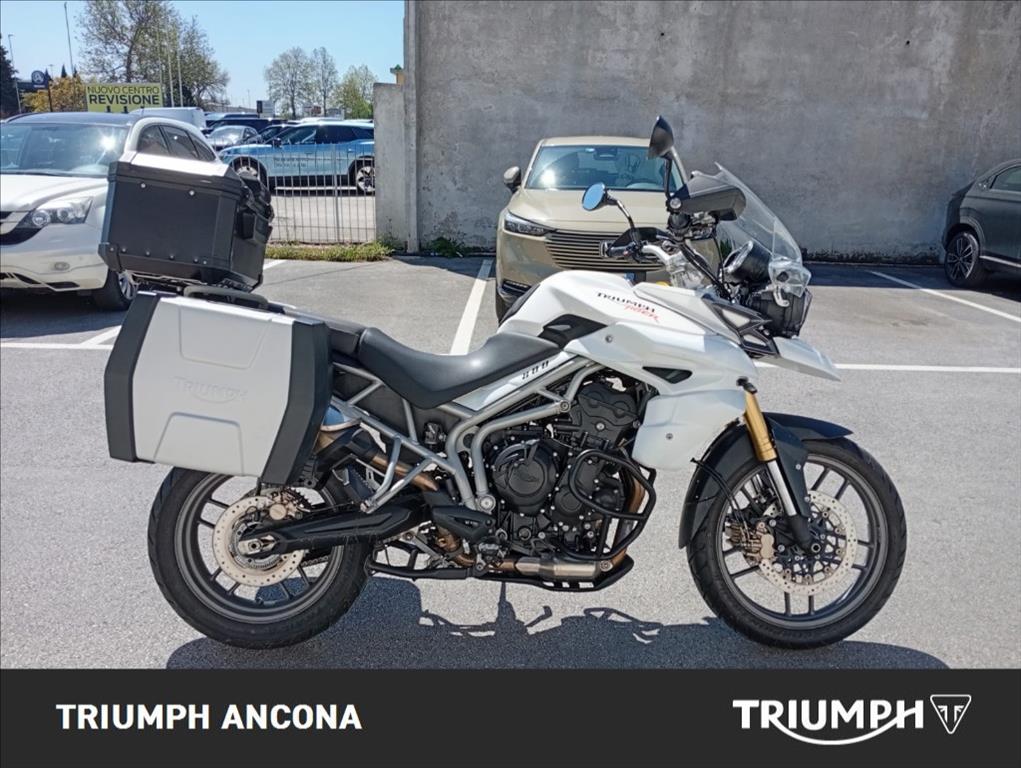 TRIUMPH Tiger 800 