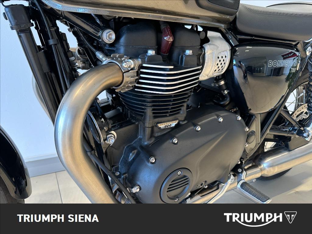 TRIUMPH Bonneville 900 T100 Chrome Edition