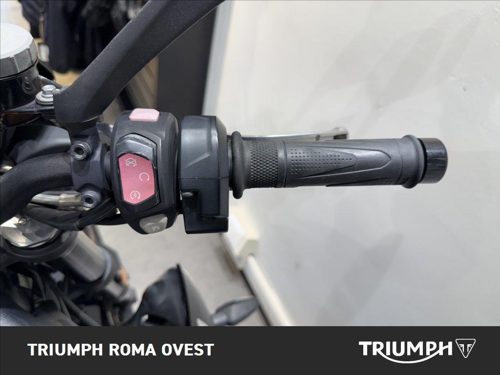 TRIUMPH Street Triple 765 R