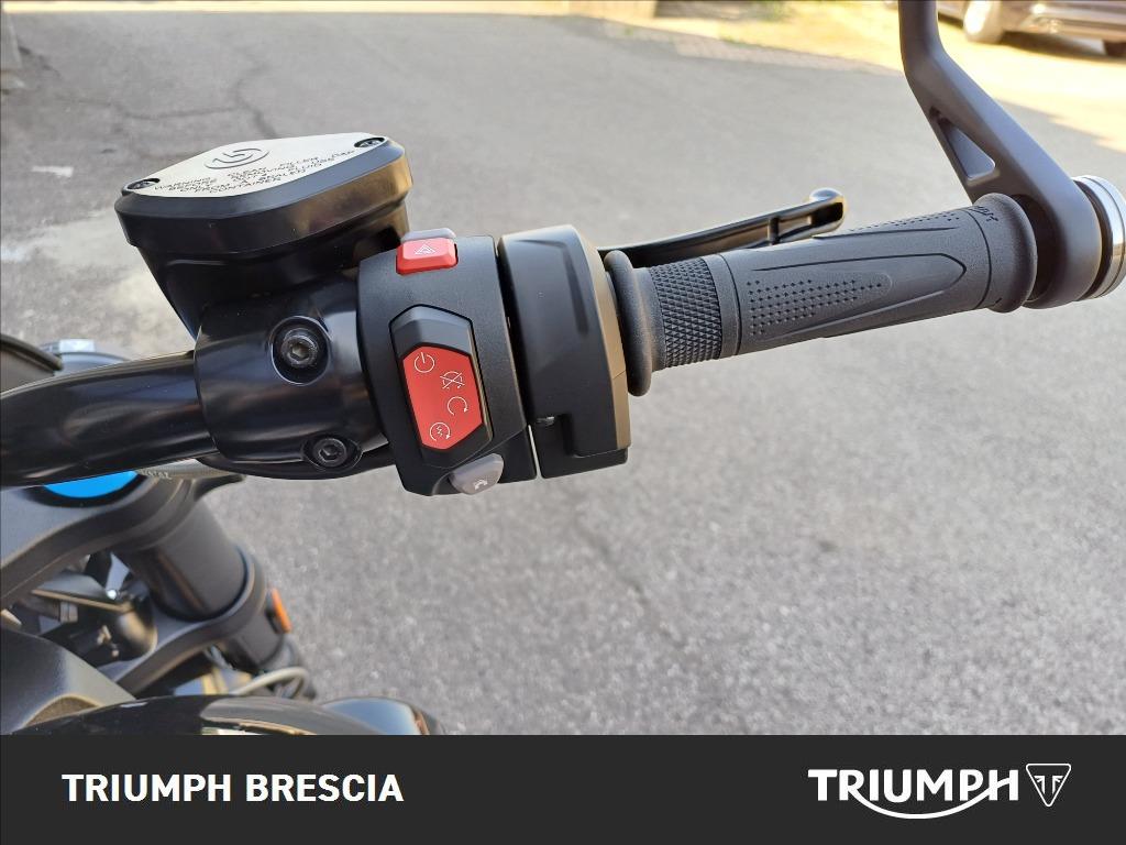 TRIUMPH Rocket III 2500 Storm R