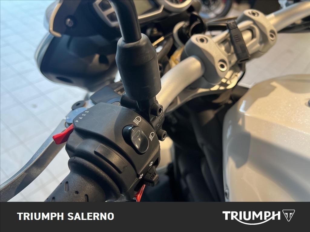 TRIUMPH Speed Triple 1050 