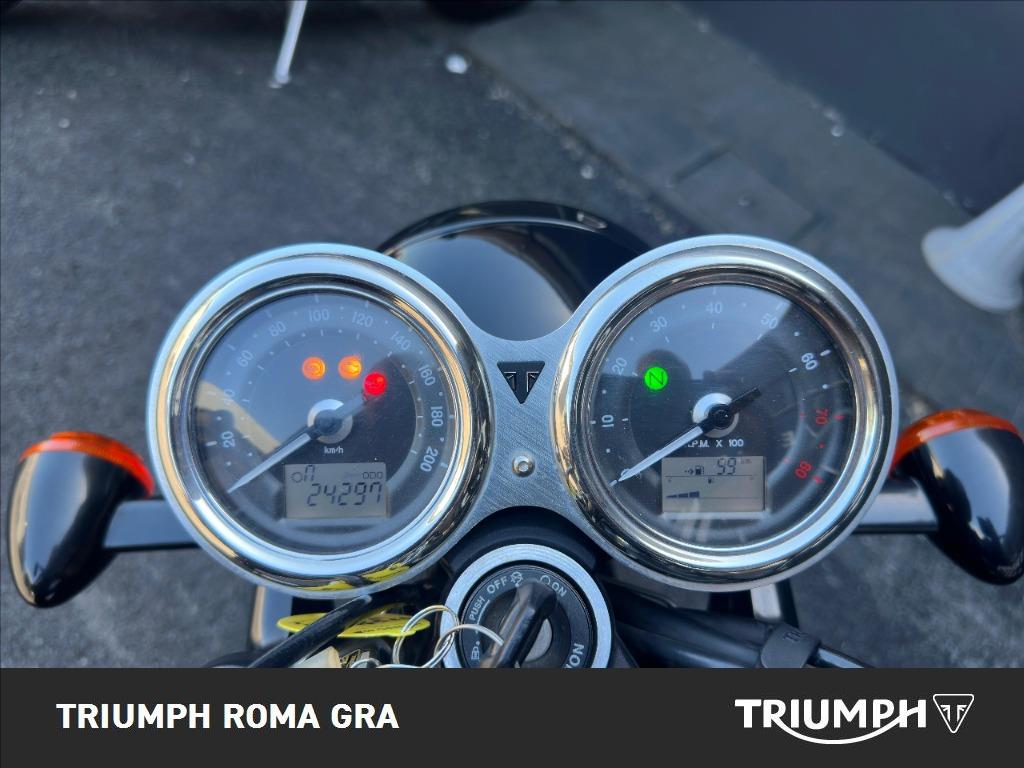 TRIUMPH Bonneville 900 T100 Black