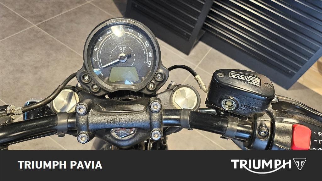 TRIUMPH Bonneville 1200 Bobber E5+