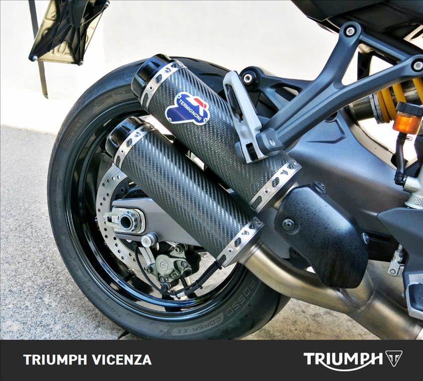 DUCATI Monster 821 Yellow