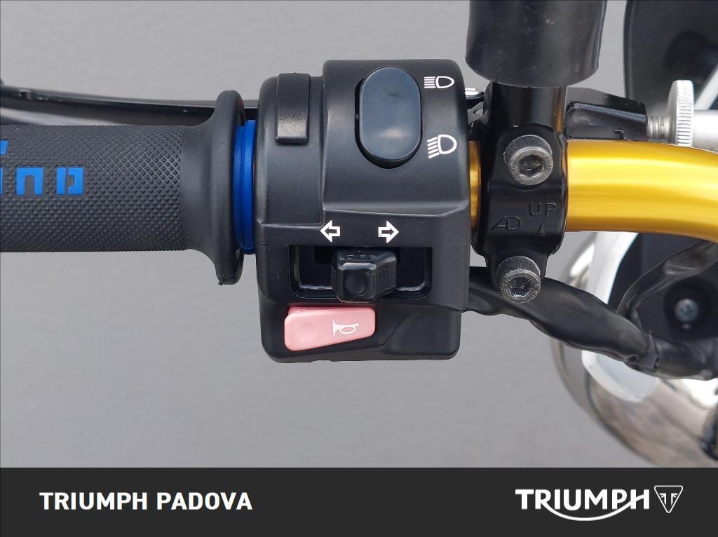 TRIUMPH Street Triple 675 