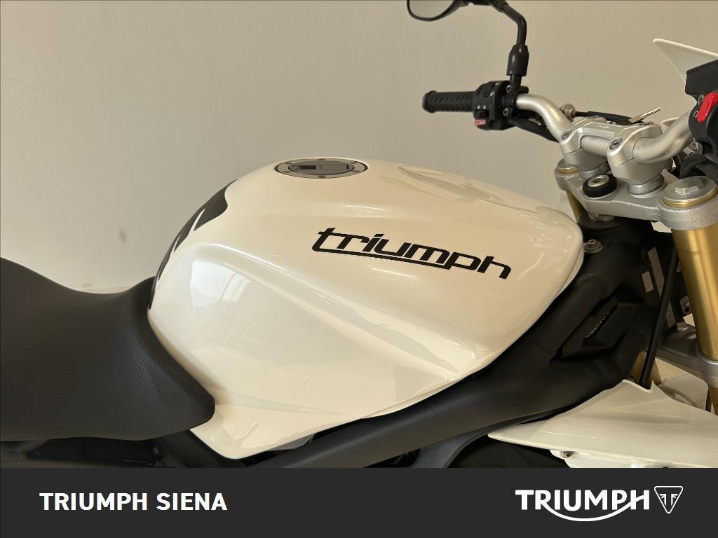 TRIUMPH Street Triple 675 