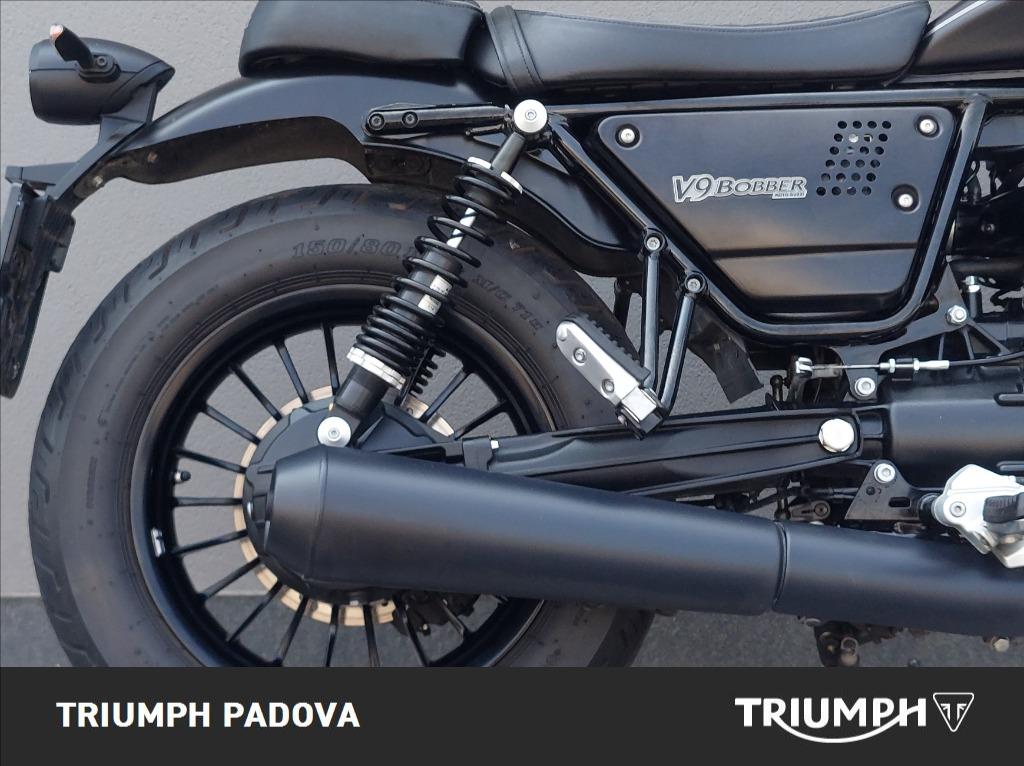 MOTO GUZZI V9 850 Bobber