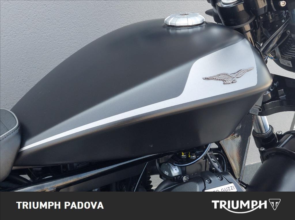 MOTO GUZZI V9 850 Bobber