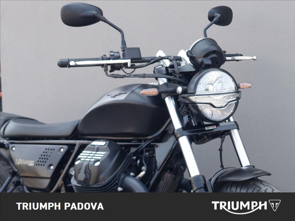MOTO GUZZI V9 850 Bobber